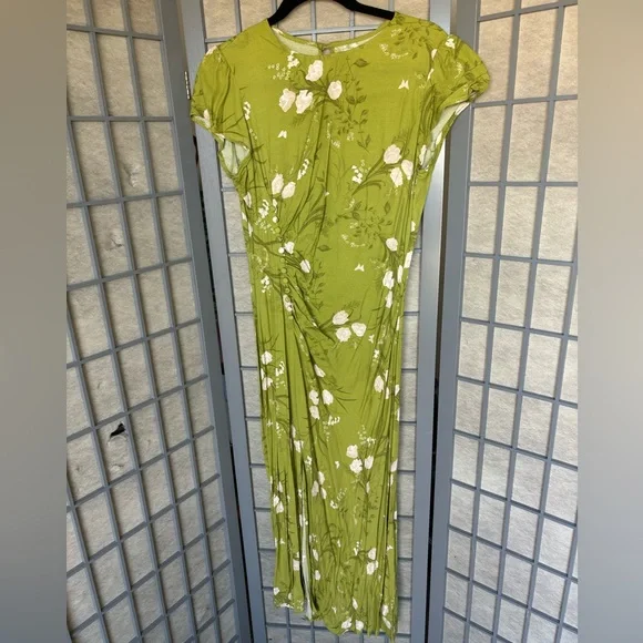 green emerald velvet dress Reformation Juliette Buena Midi Dress in Emerald Floral Print